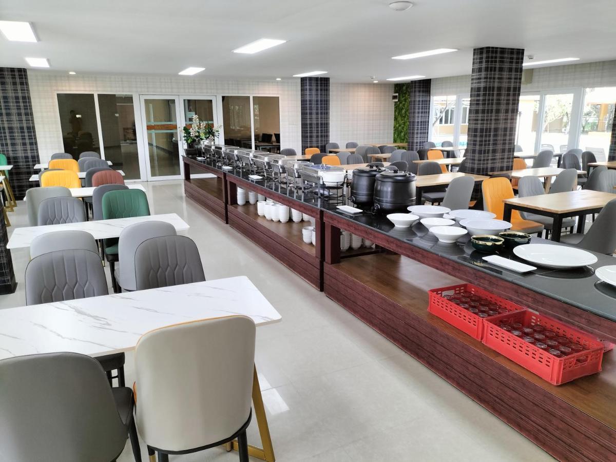 H2Do Hotel Ban Khlong Sanam Phli Esterno foto